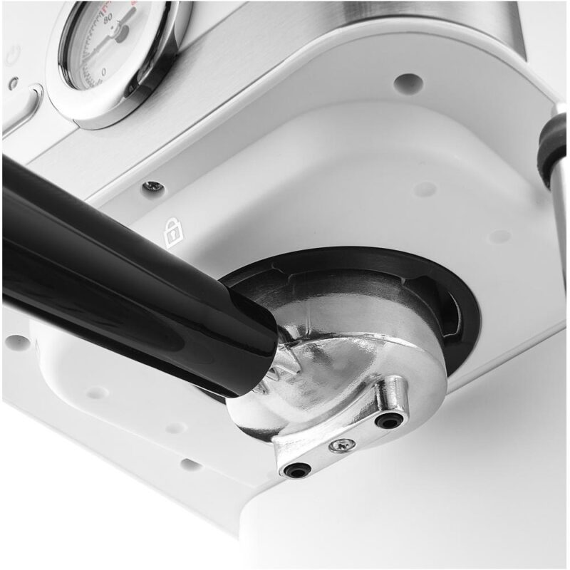 Ekspres kolbowy Sencor SES 1720WH Espresso Maker — kolba podczas parzenia